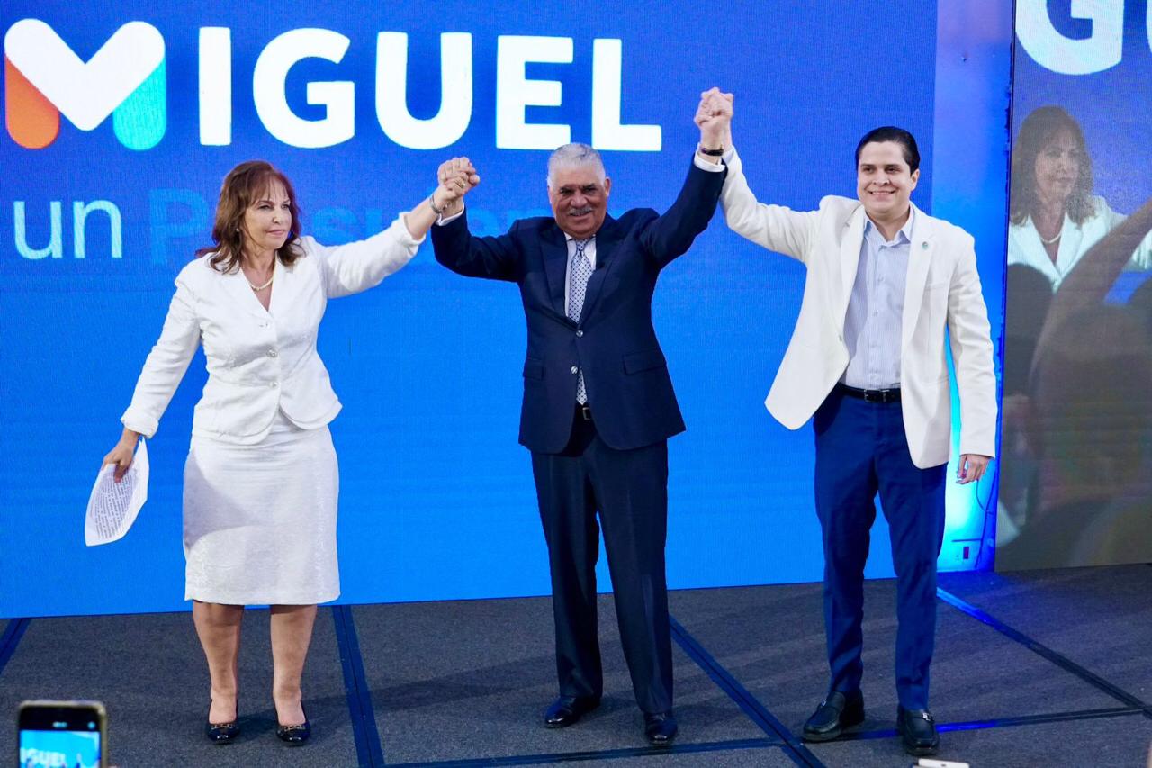 PRD proclama a Miguel Vargas candidato presidencial