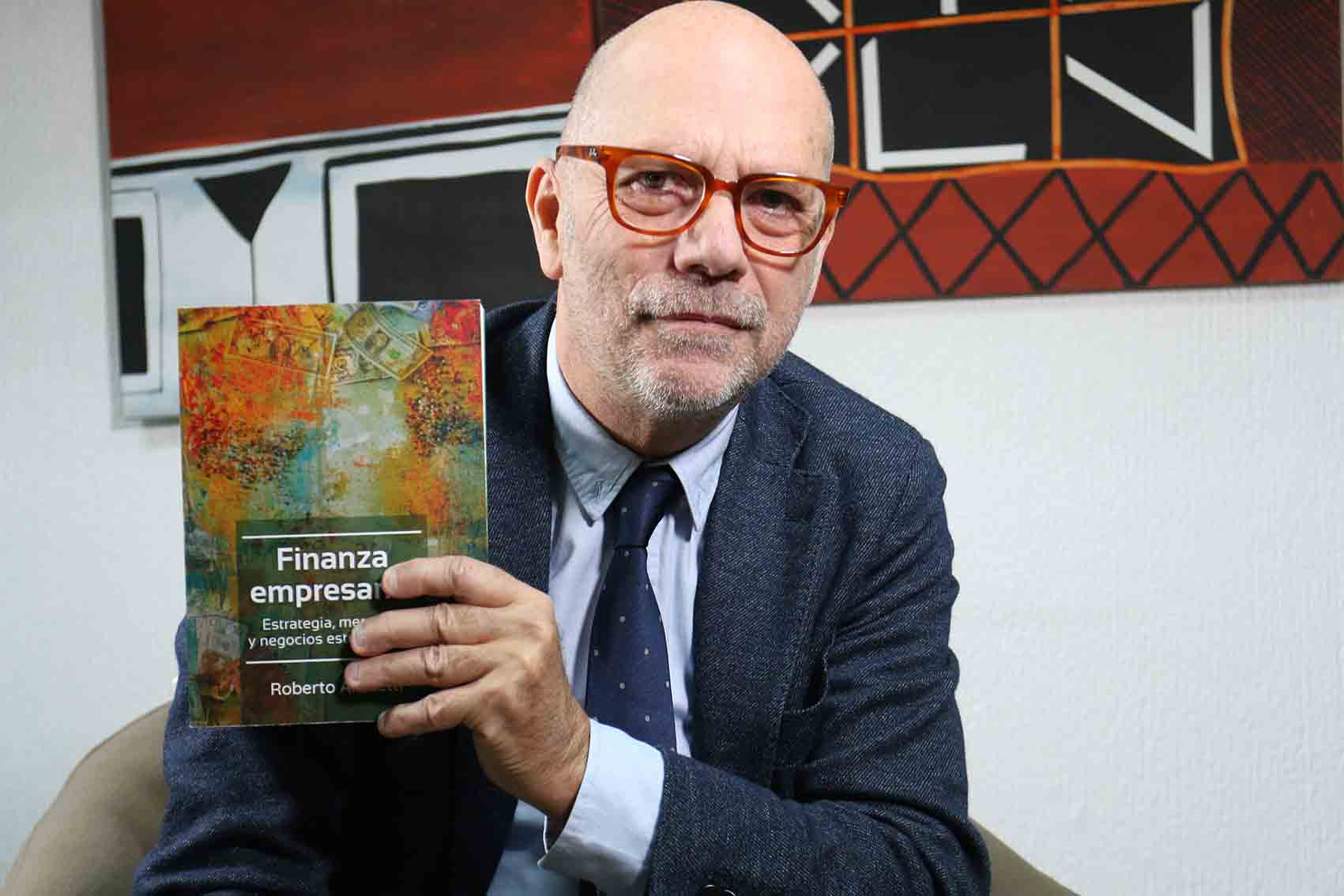 Experto: Conflictos mundiales podrían generar incertidumbre económica en 2024