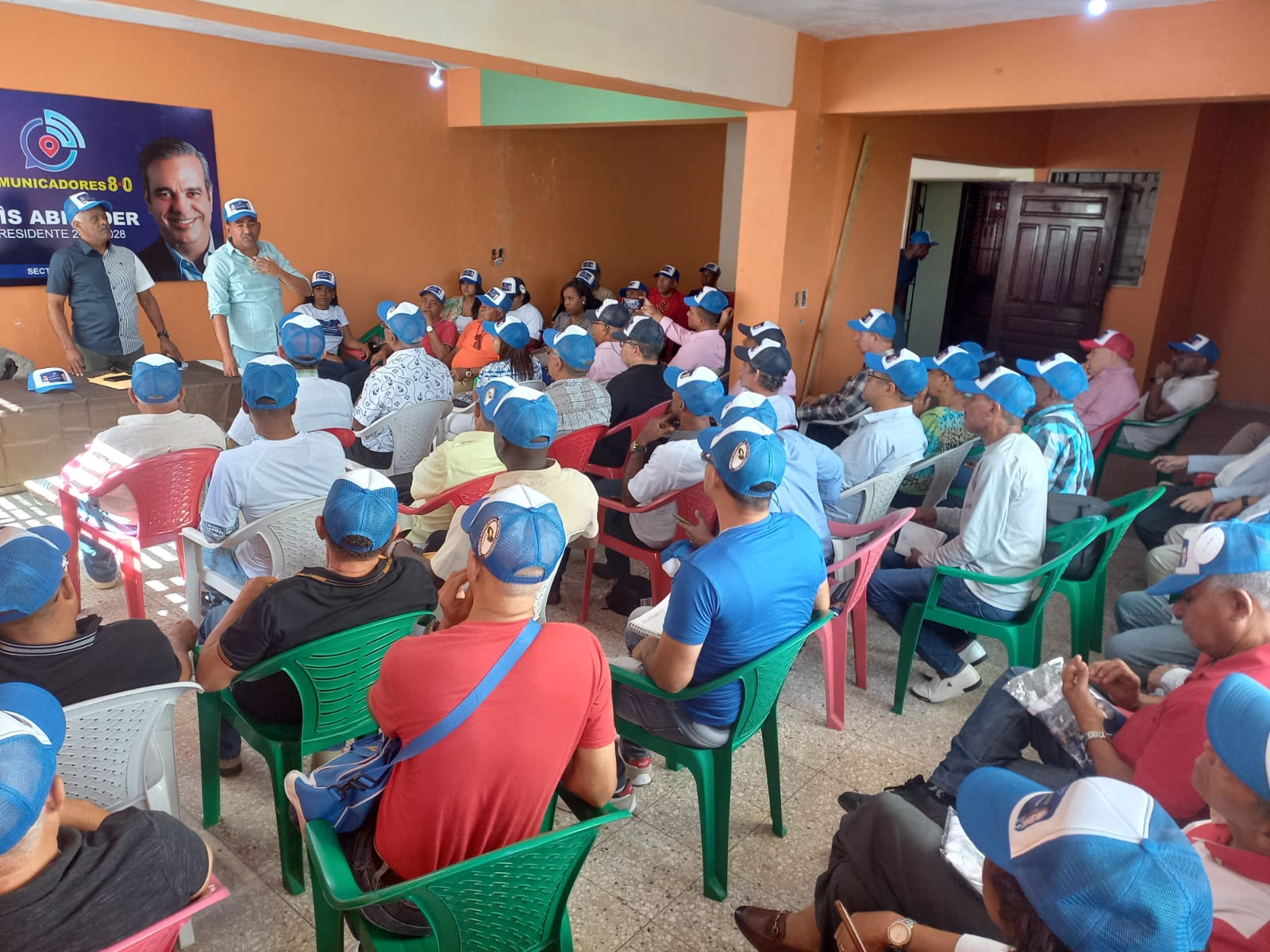 Comunicadores 8.0 sigue sumando profesionales a reelección de Luis Abinader