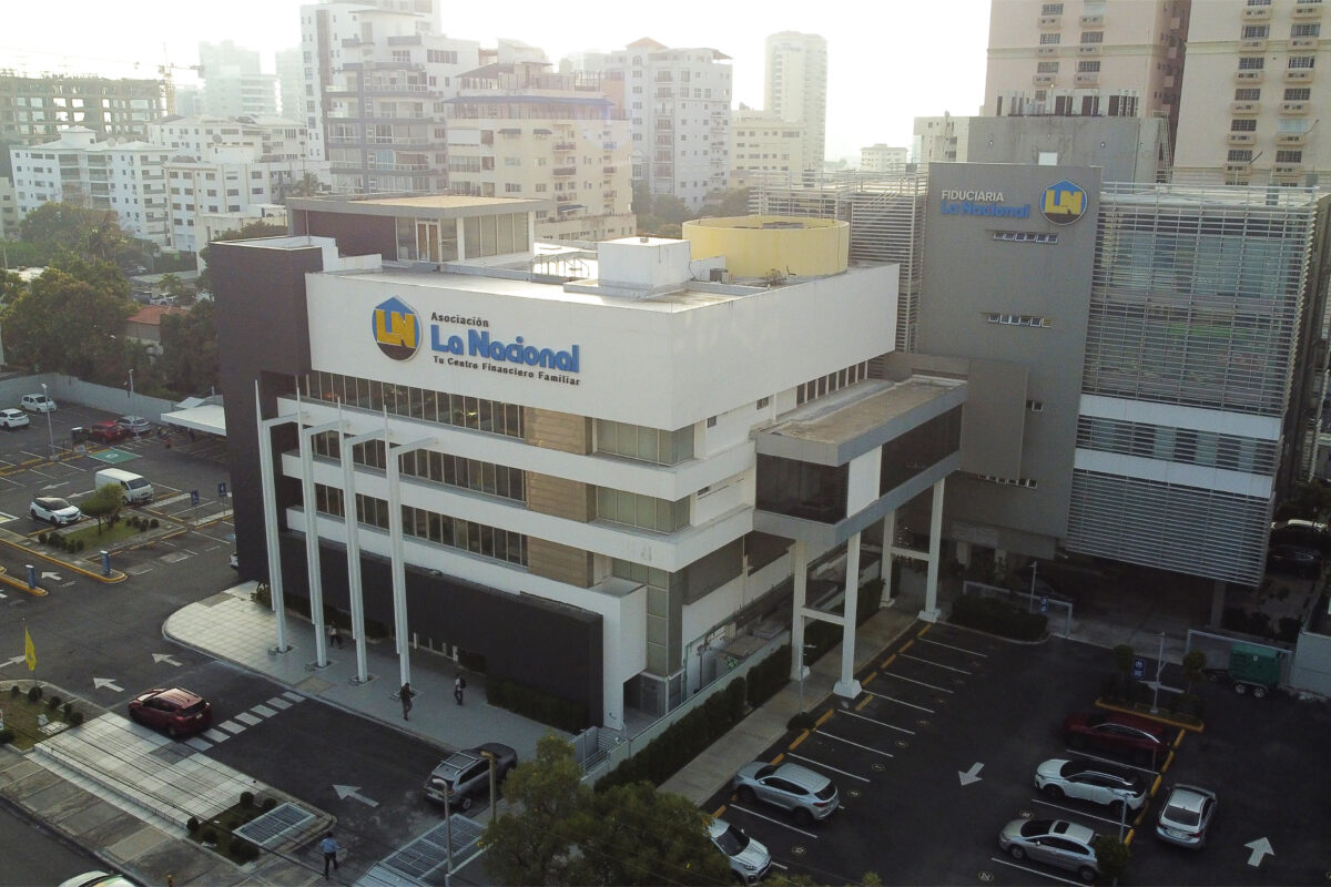 La Nacional celebra 52 años consolidando sus aportes para el desarrollo social en RD   