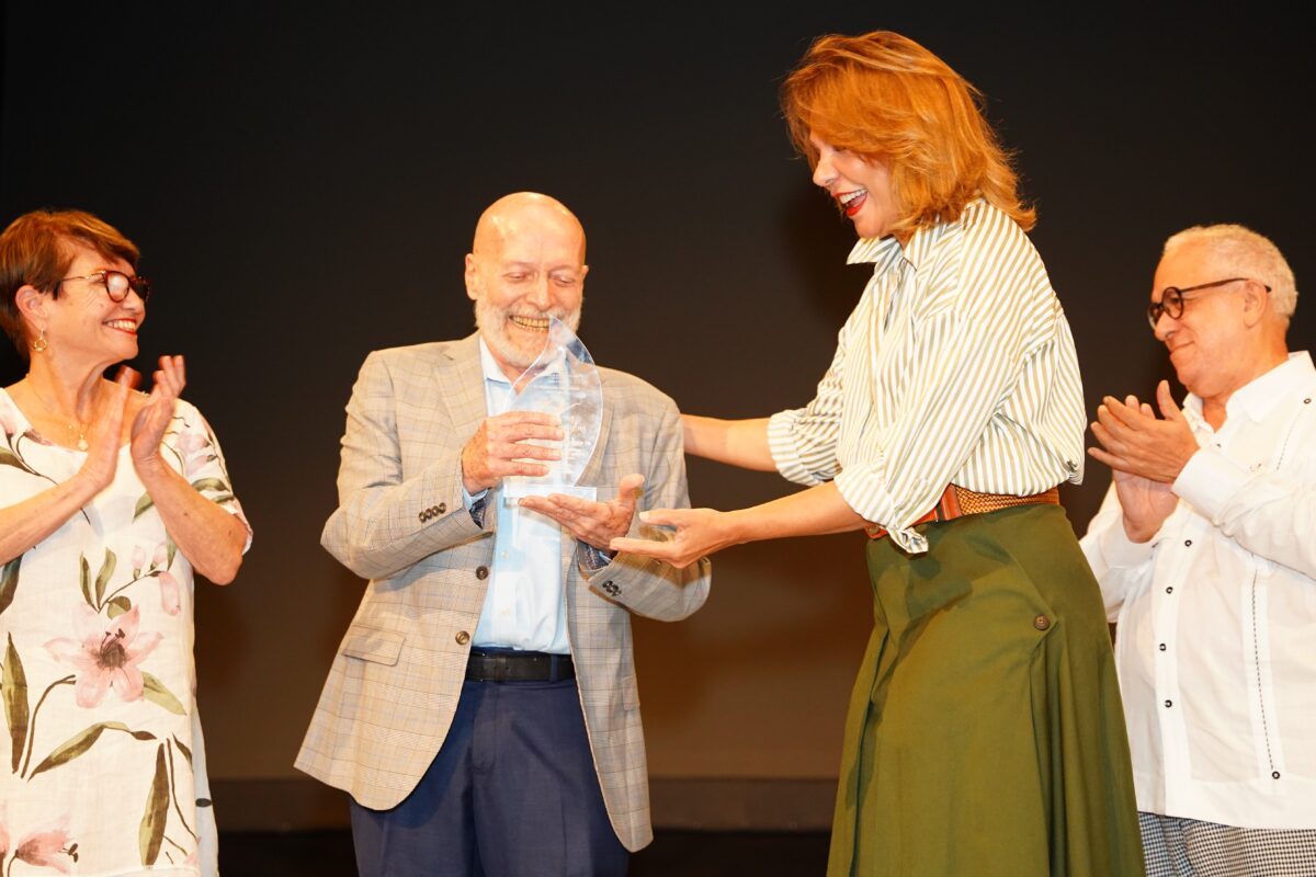 Cultura entrega Premio Nacional de las Artes Escénicas 2024 a Eduardo Villanueva