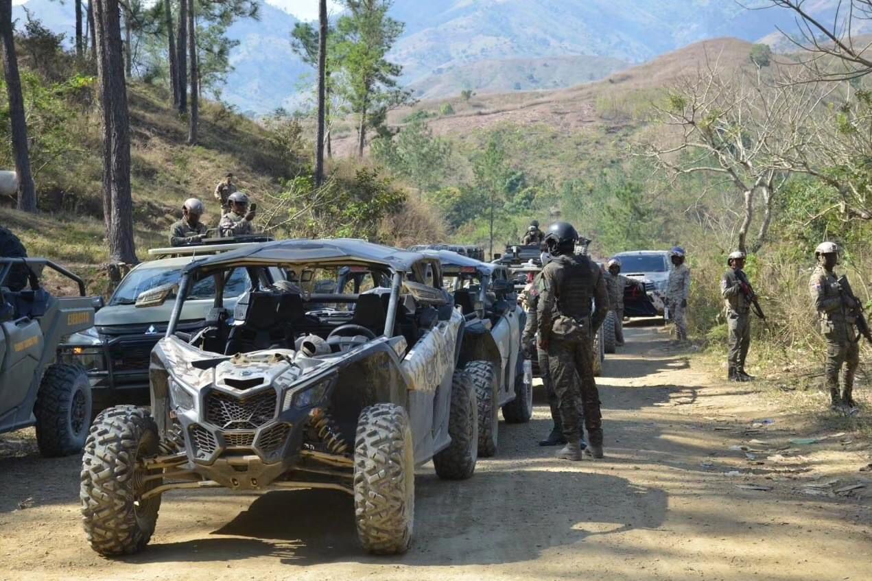 Ministro de Defensa recorre frontera domínico-haitiana