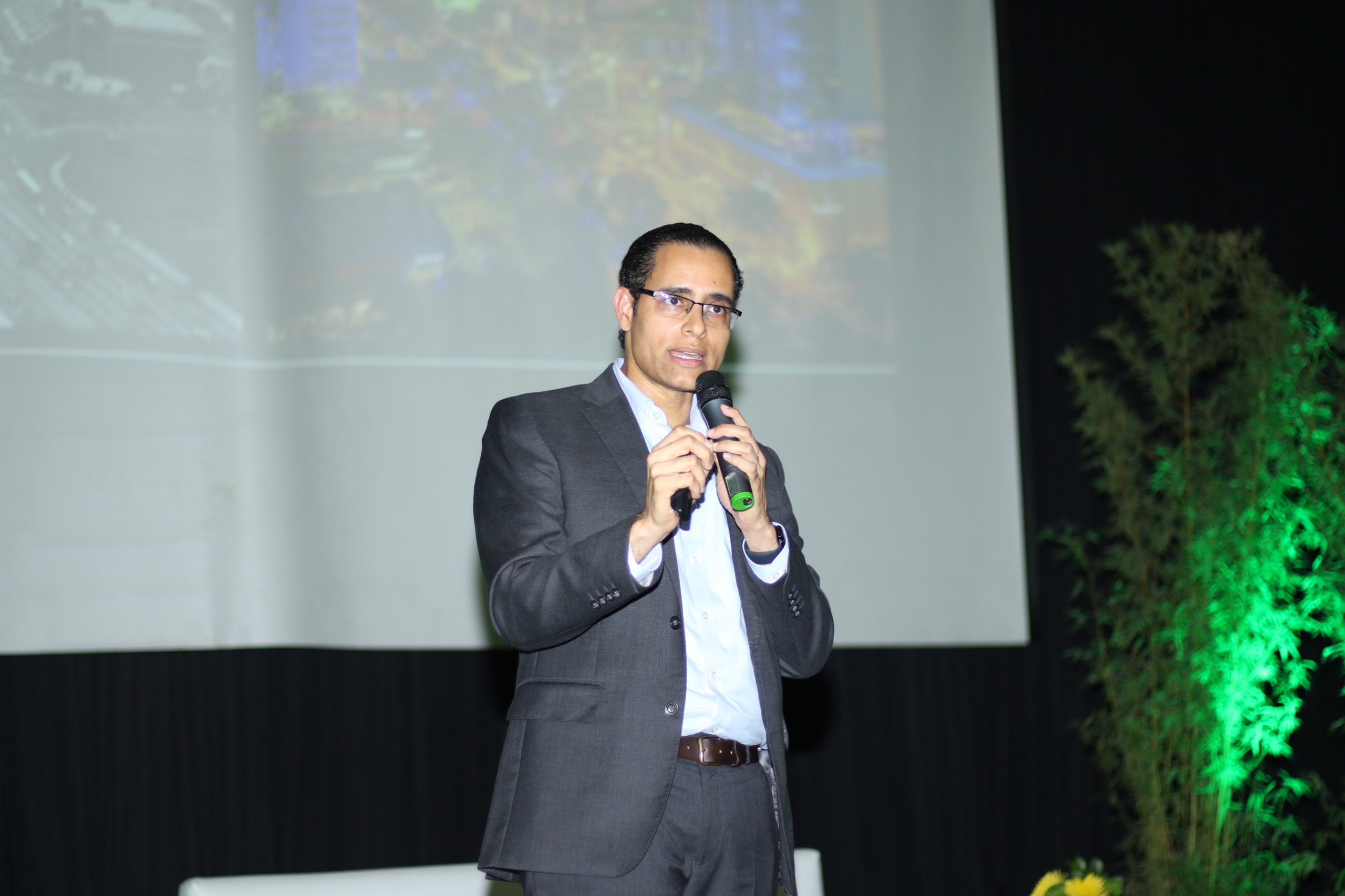 Juan Ariel Jiménez  integra equipo de Harvard  que busca  impulsar la economía de Bolivia