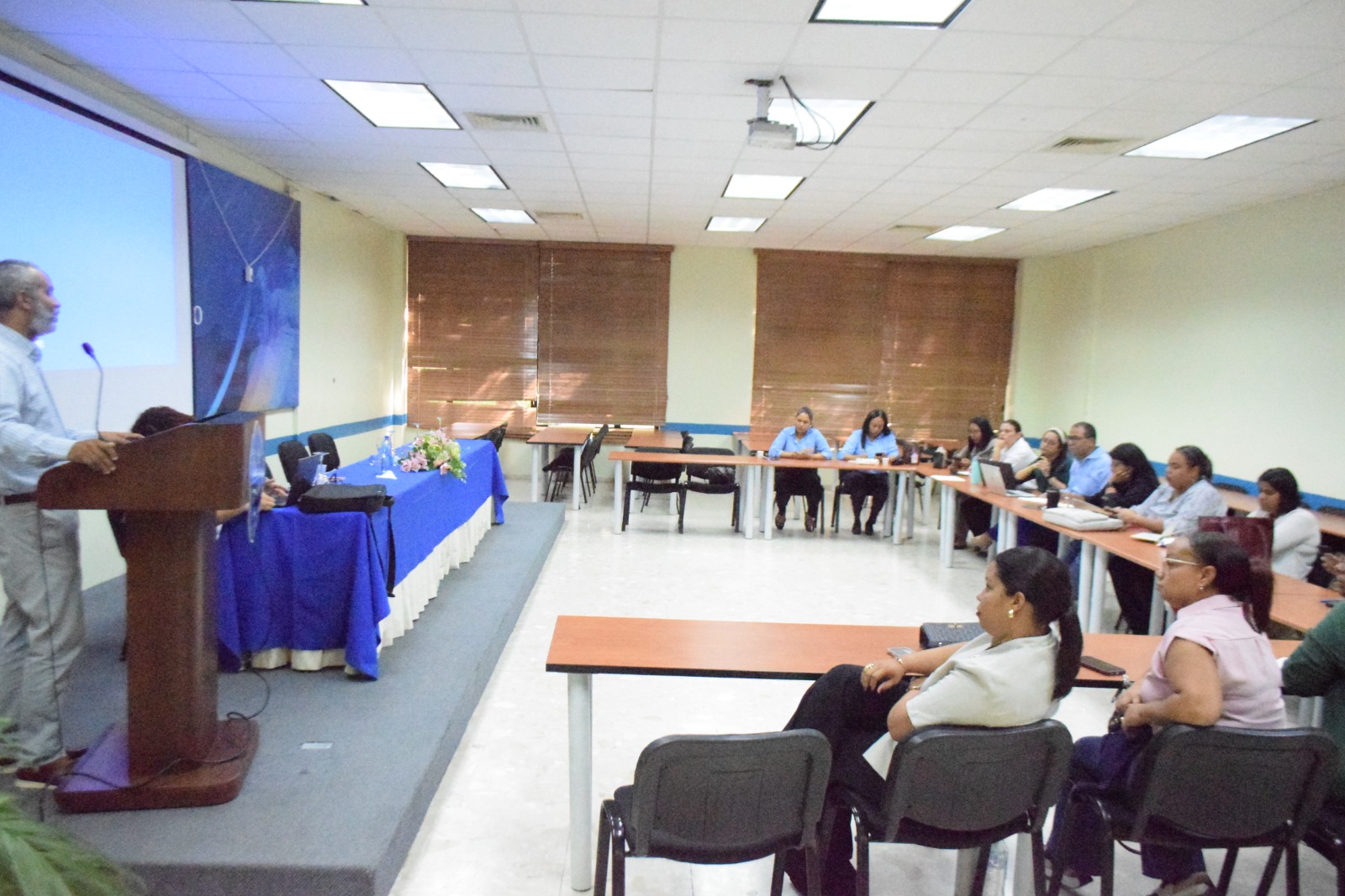 UASD  de Santiago fortalece la gestión académica con taller sobre soporte de postgrado
