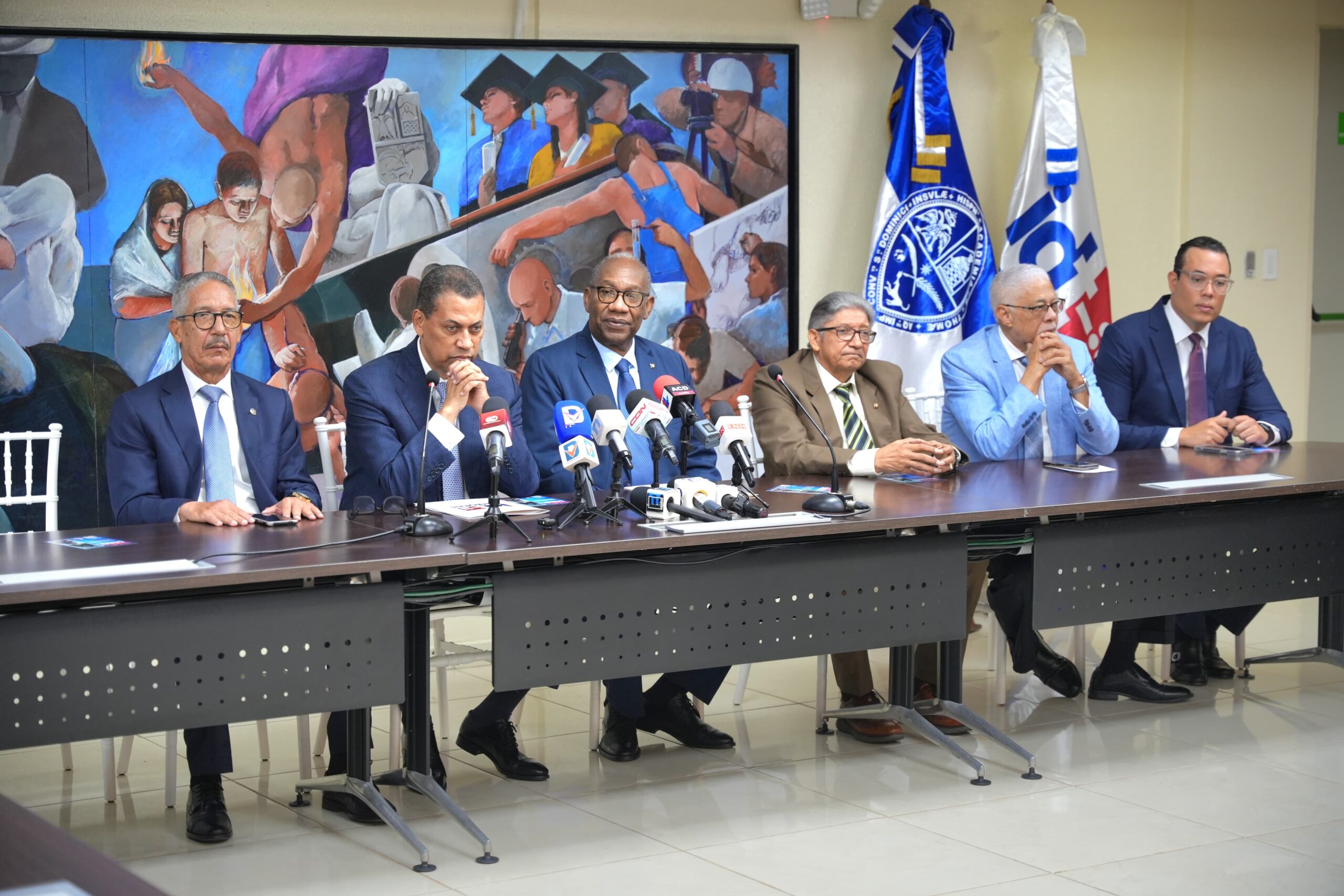 UASD e Indotel impulsan revolución digital universitaria con licitación de internet de alta velocidad
