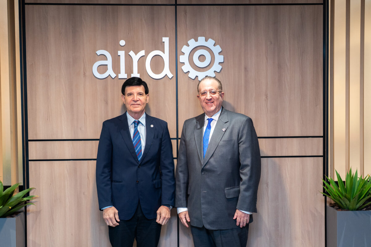 Ministro de Hacienda y Economía dialoga con sector industrial
