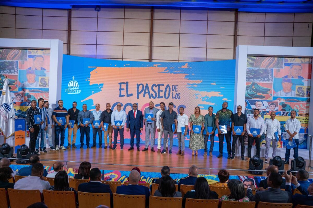 Propeep presenta primera edición del álbum “El Paseo de los Colores”