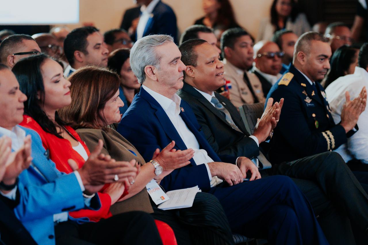 Presidente Luis Abinader deja inaugurada asamblea mundial sobre derechos de los consumidores
