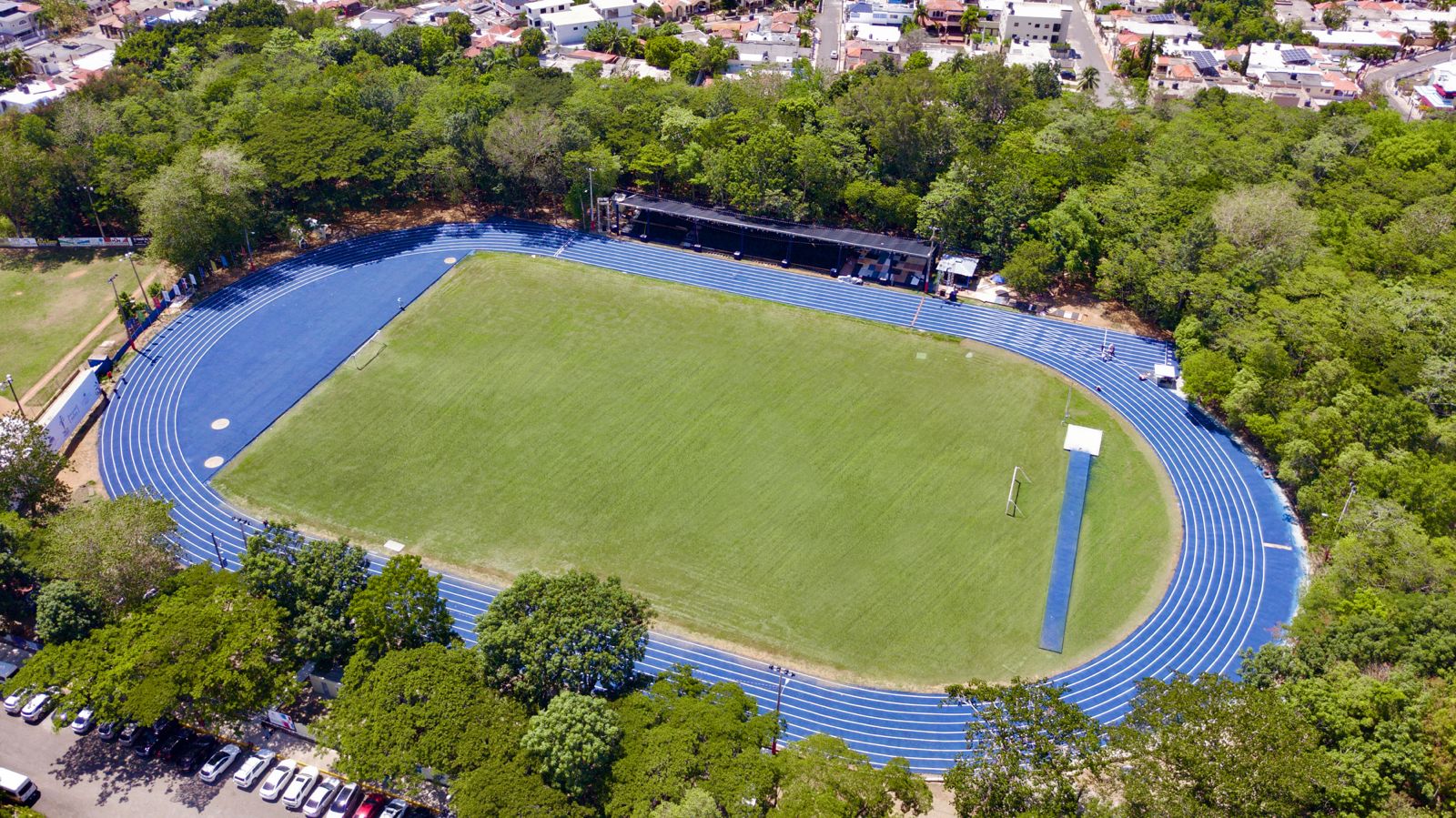 Senador Franklin Romero somete proyecto de ley para nombrar pista de atletismo de SFM con el nombre de Nazario Ramos
