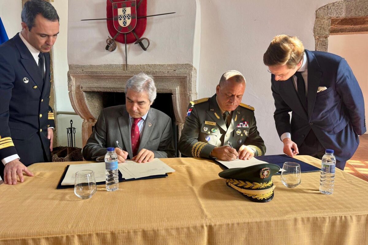 República Dominicana y Portugal firman contrato para adquisición de cuatro patrulleros de altura Clase “Tejo”