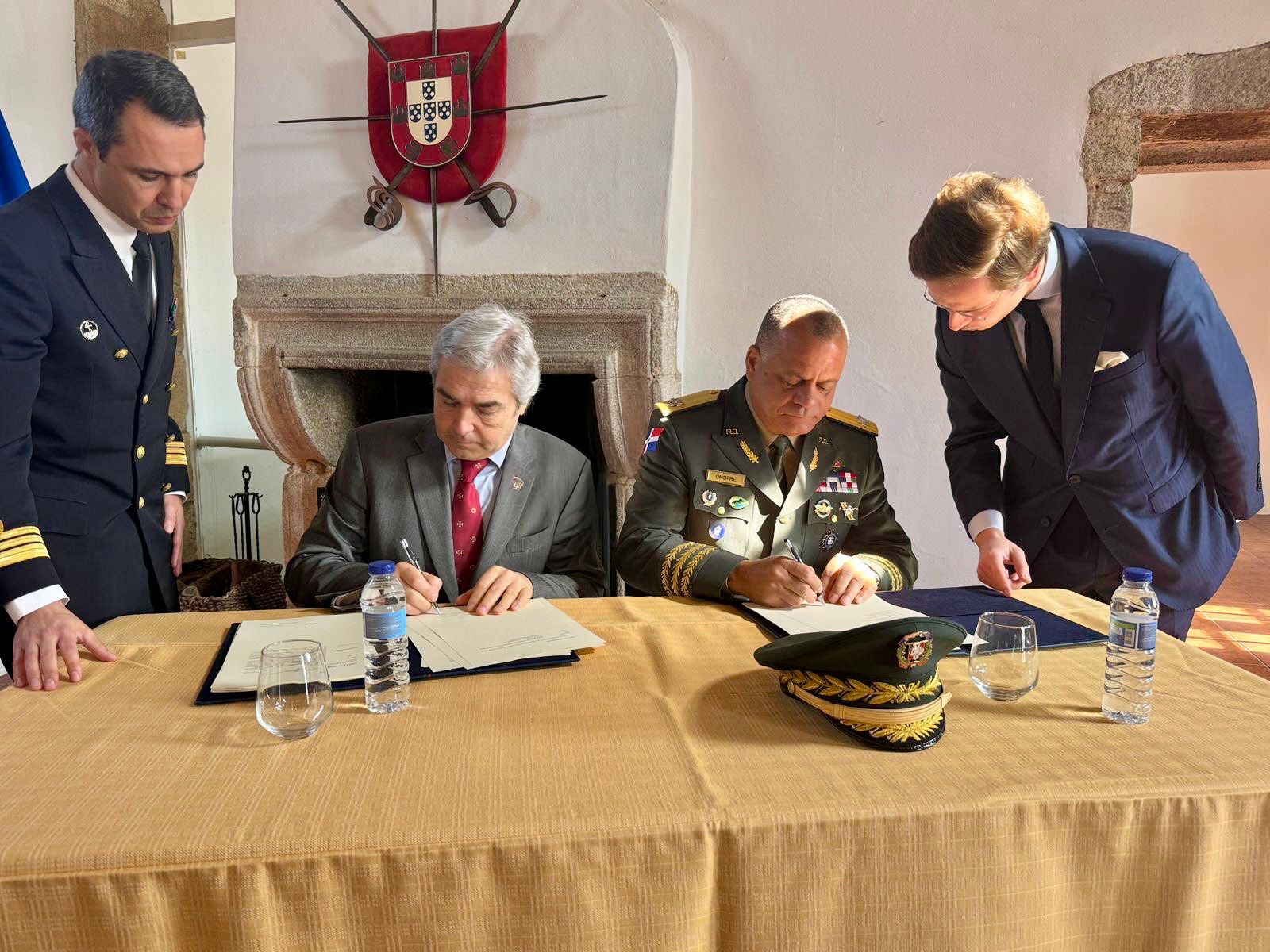 República Dominicana y Portugal firman contrato para adquisición de cuatro patrulleros de altura Clase “Tejo”