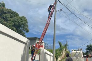 En el Ayuntamiento de El Cedro de Miches y en residencia de la alcaldesa se robaban la luz, según Edeeste 