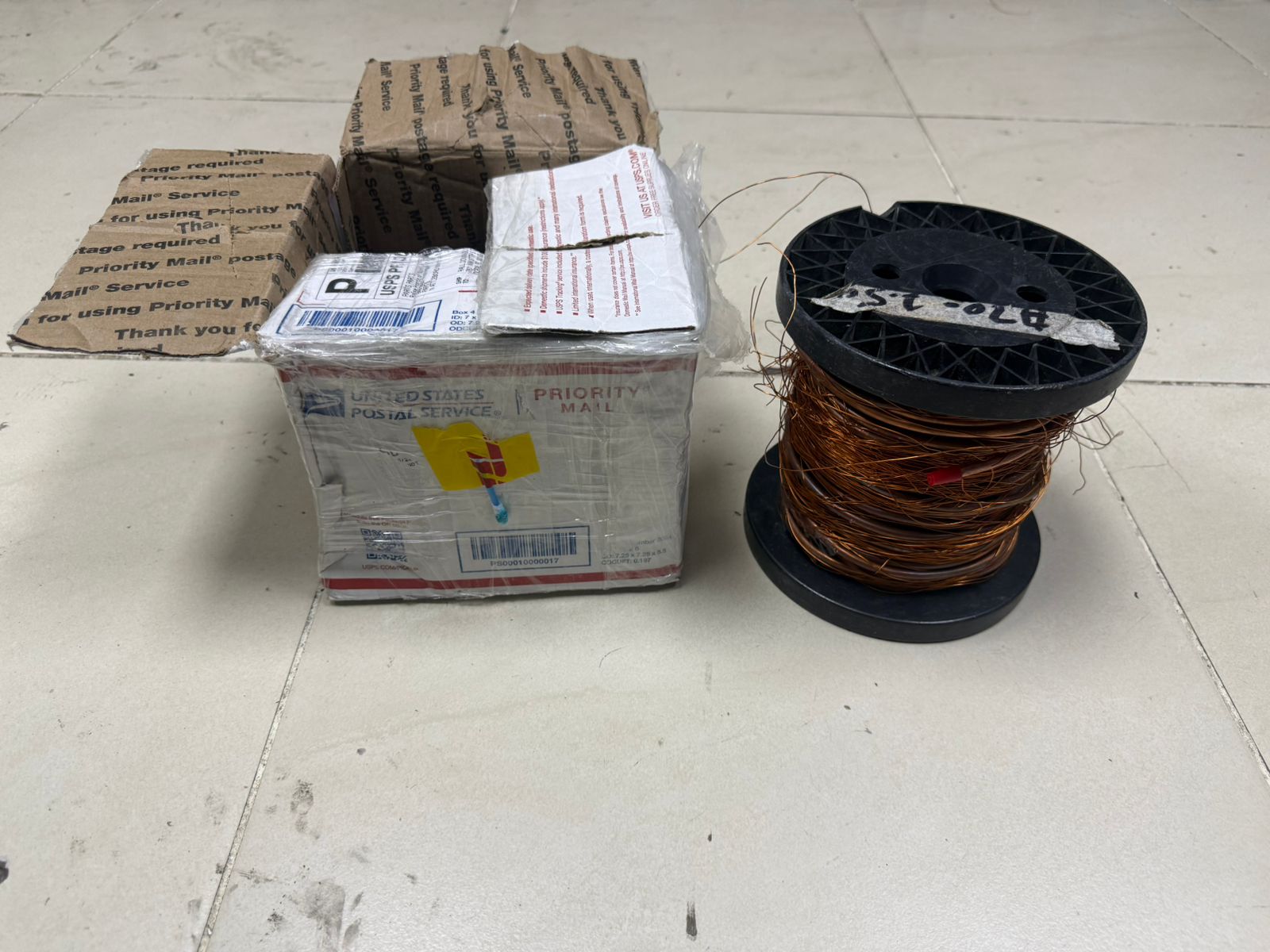 El método que usaron para esconder presunta cocaína dentro de un rollo de alambre