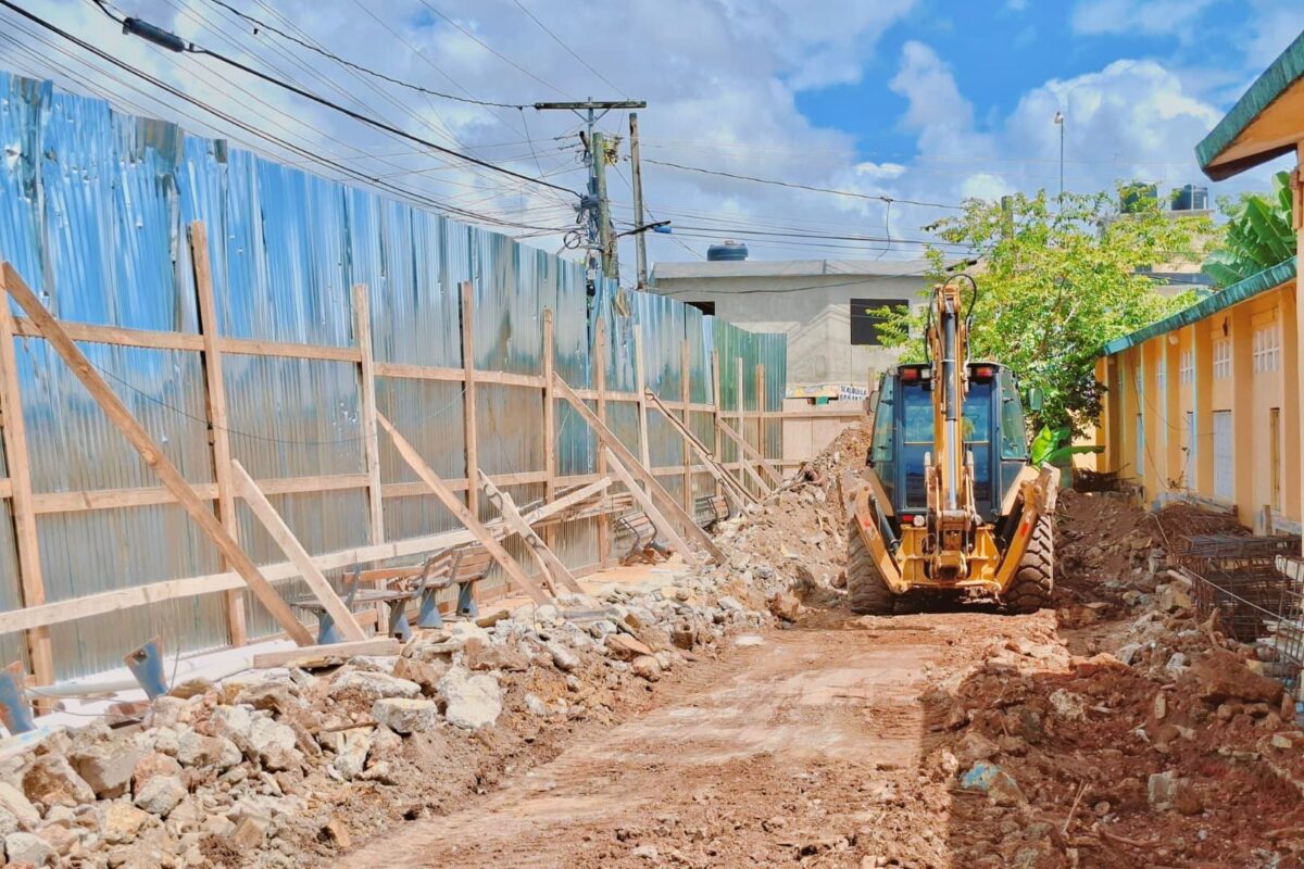 Infraestructura Escolar interviene escuelas afectadas por lluvias en el Distrito Nacional y la Provincia Santo Domingo