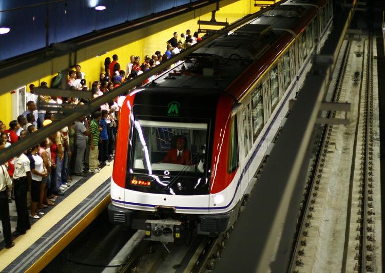 Metro y Teleférico de Santo Domingo operan con normalidad tras falla de la mañana