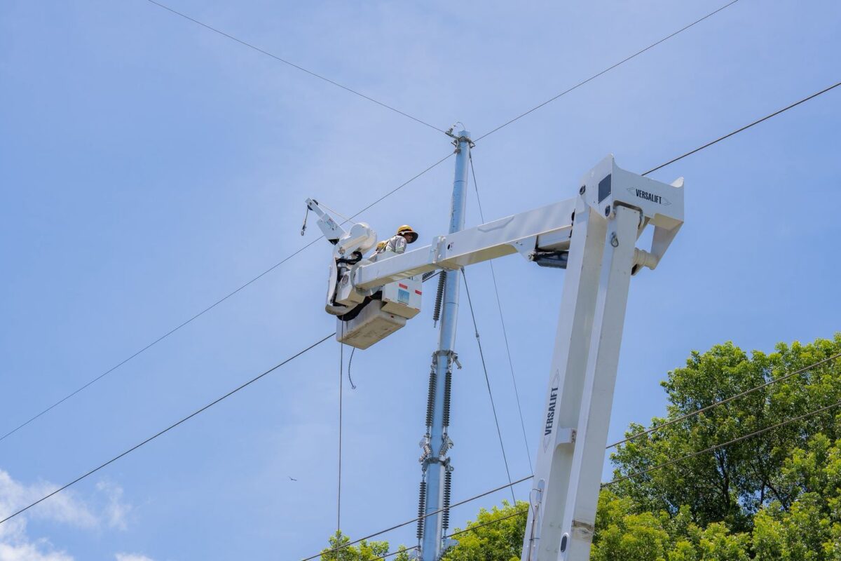 Mejora continua en la red eléctrica: ETED ejecuta mantenimiento en línea Sabaneta – San Juan este viernes