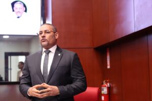 Senador somete proyecto de ley para regular la usura y proteger a ciudadanos de préstamos abusivos que ordenó el Tribunal Constitucional