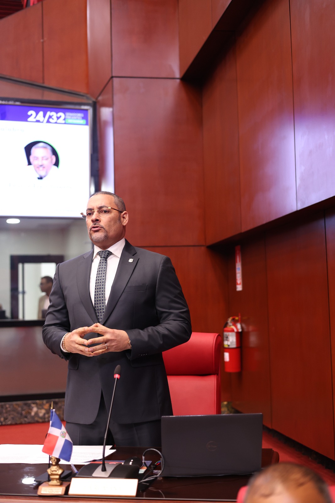 Senador somete proyecto de ley para regular la usura y proteger a ciudadanos de préstamos abusivos que ordenó el Tribunal Constitucional
