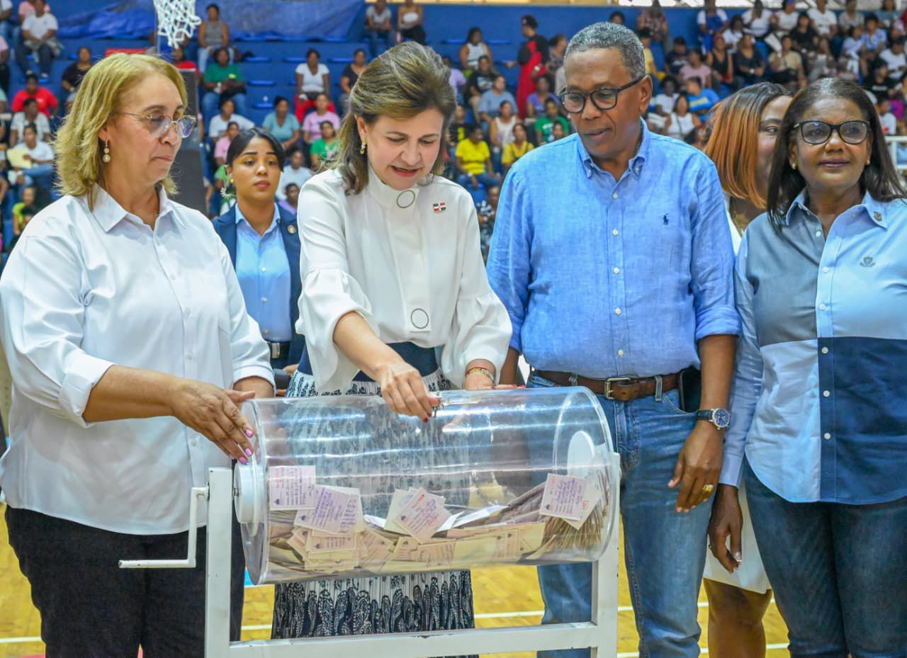 Gobierno inicia en San Cristóbal gran jornada nacional por el Día de las Madres a través de DASAC