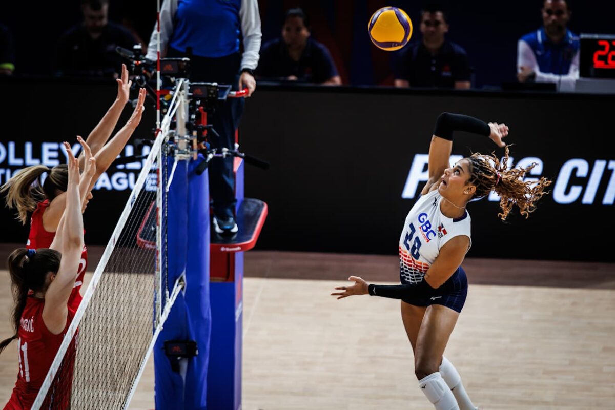 Serbia derrota 3-0 las Reinas del Caribe en VNL