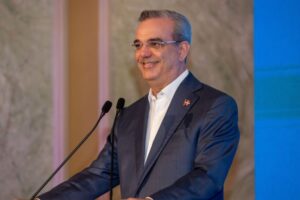 Presidente Abinader promulga Ley de medidas pro-crecimiento económico y mitigación de la crisis internacional