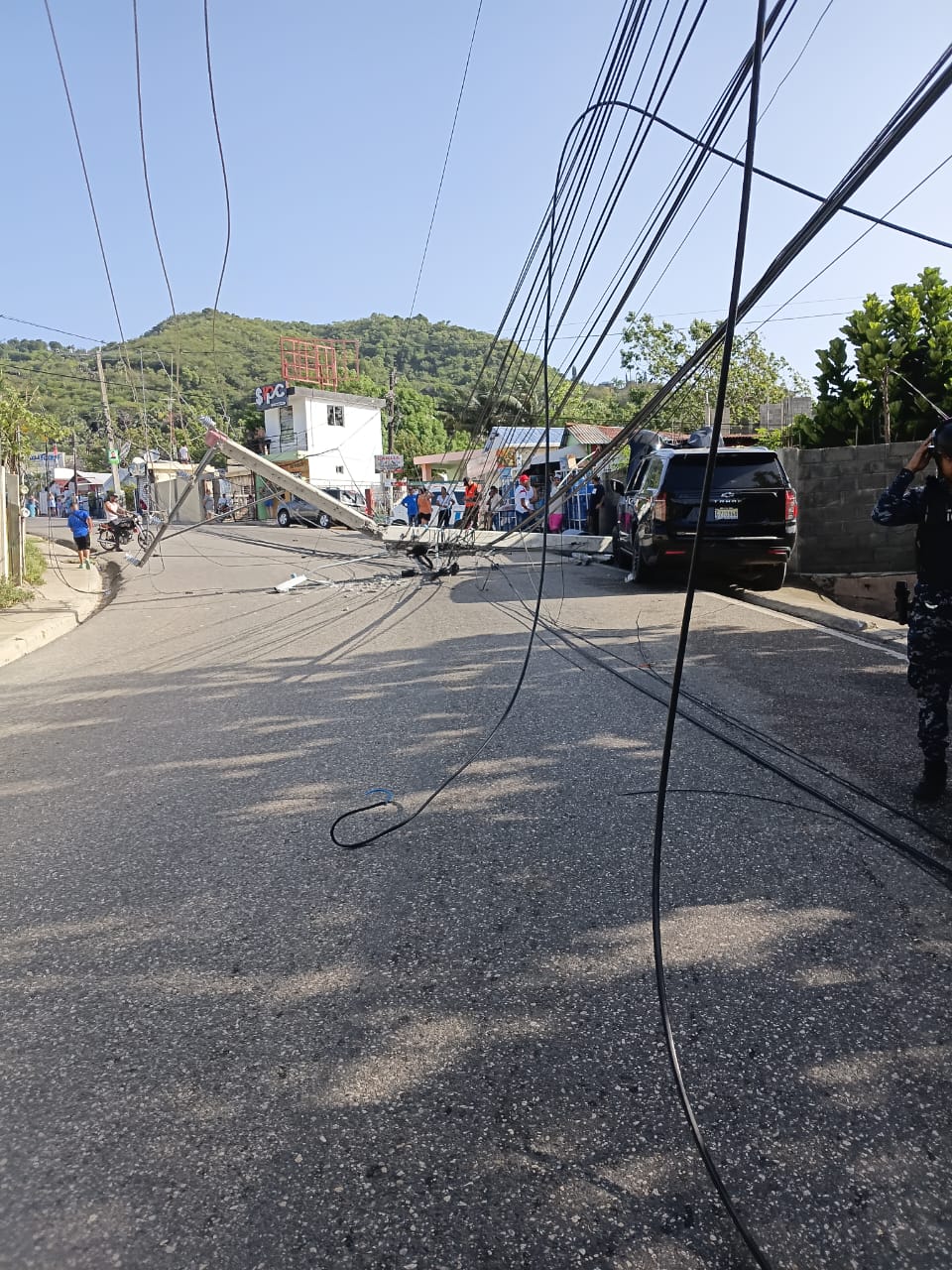 Accidentes de tránsito provocan millonarias pérdidas a EDENORTE por daños a postes y redes eléctricas