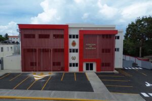 Gestión del senador Franklin Romero entrega moderna estación de bomberos en San Francisco de Macorís