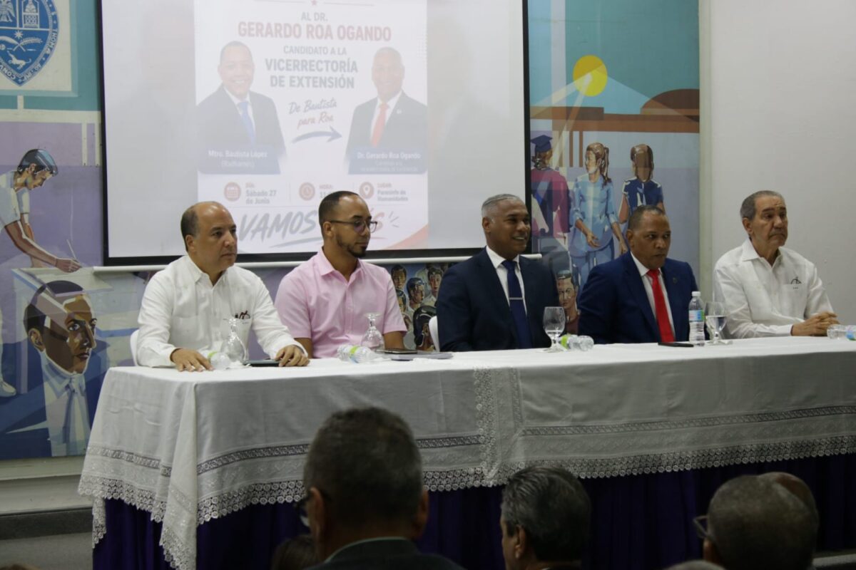Bautista López, Juana Méndez y Rosario Cocco proclaman a Gerardo Roa próximo Vicerrector de Extensión
