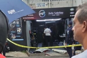 Todo iba normal… hasta que un individuo entró al taller y abrió fuego