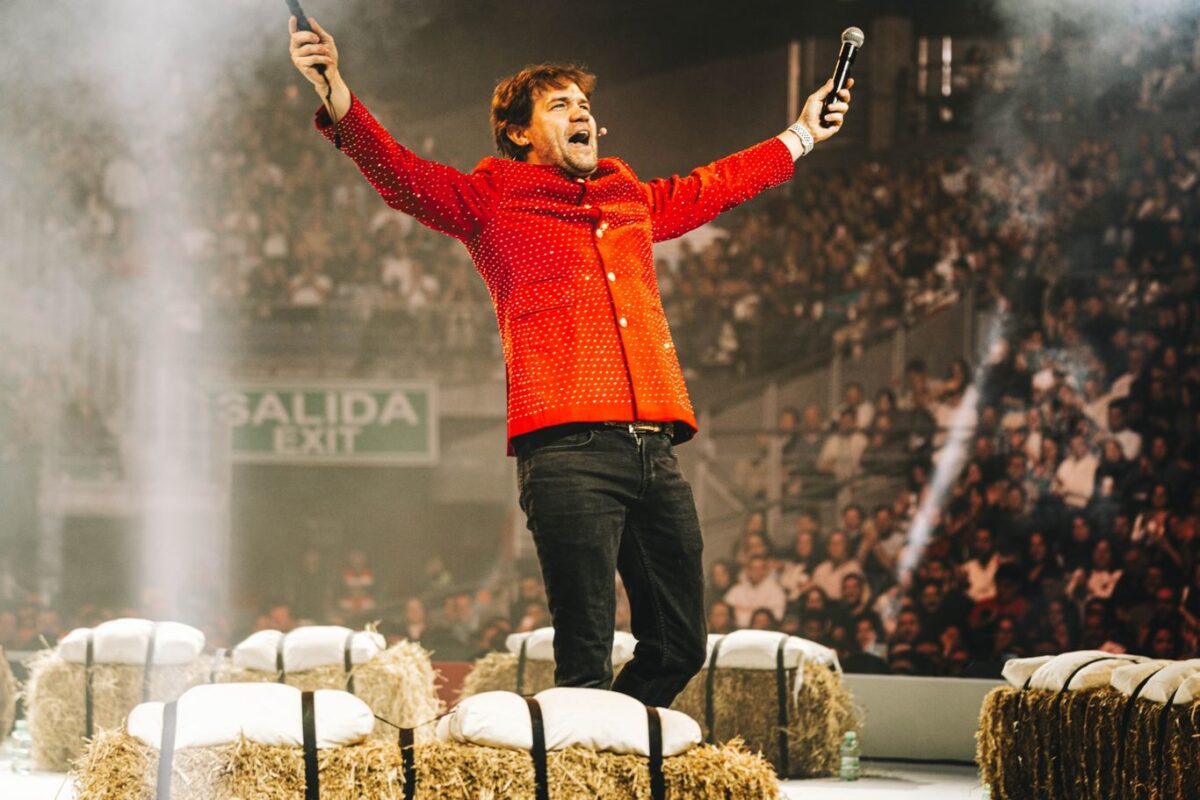 El fenómeno de la comedia española Juan Dávila llegará a Santo Domingo con su exitoso espectáculo “El Palacio del Pecado”