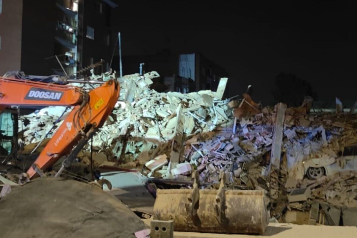 Se derrumba un edificio de tres plantas en Benetusser (Valencia) sin causar heridos
