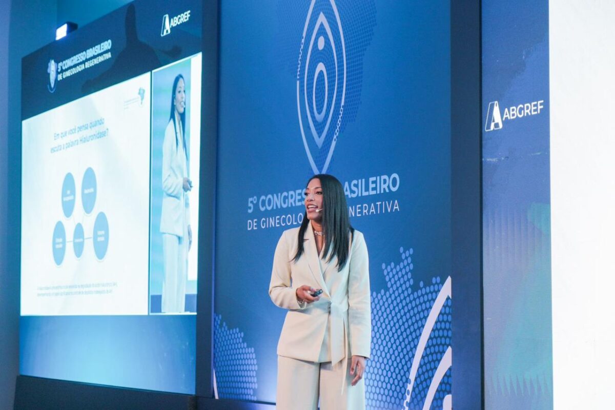 Stephany Brito primera ginecóloga que presenta innovación científica en estética íntima en Brasil “Degradar & regenerar”