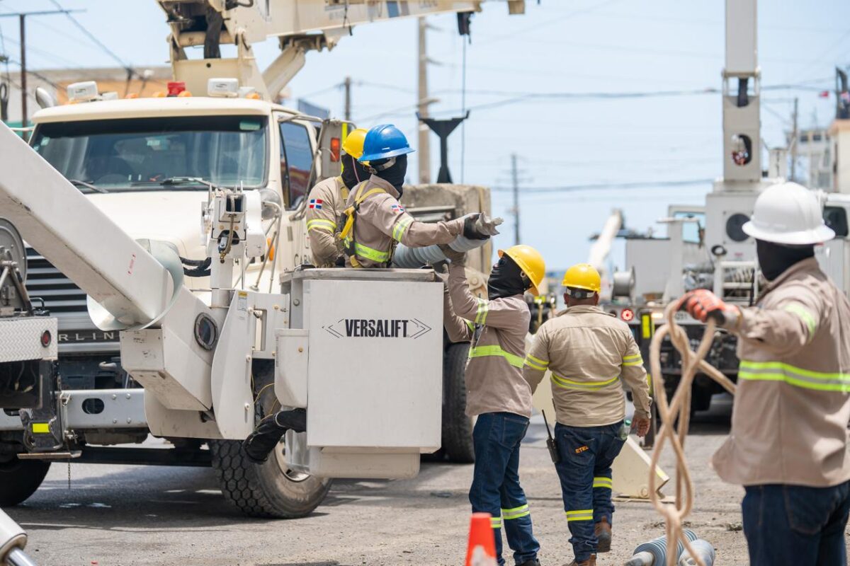 ETED alcanza 95 % de avance en estructuras del proyecto de reconducción de línea en Puerto Plata y ejecutará este sábado la tercera etapa