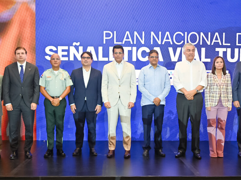 Turismo y RD Vial lanzan plan nacional de señalética turística