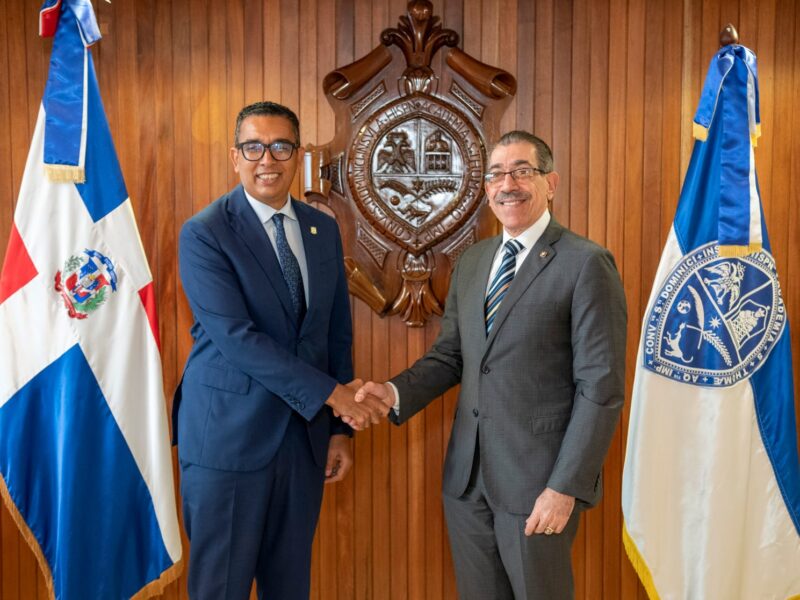 UASD y senador de Bahoruco coordinan acciones para fortalecer desarrollo de la región Sur