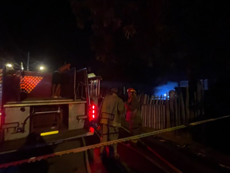 Incendio en Mao: mueren cinco integrantes de una familia, entre ellos tres niñas