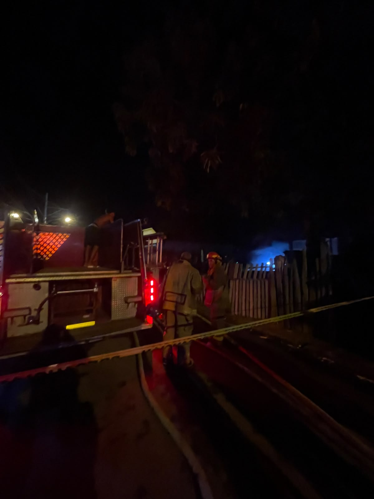 Incendio en Mao: mueren cinco integrantes de una familia, entre ellos tres niñas
