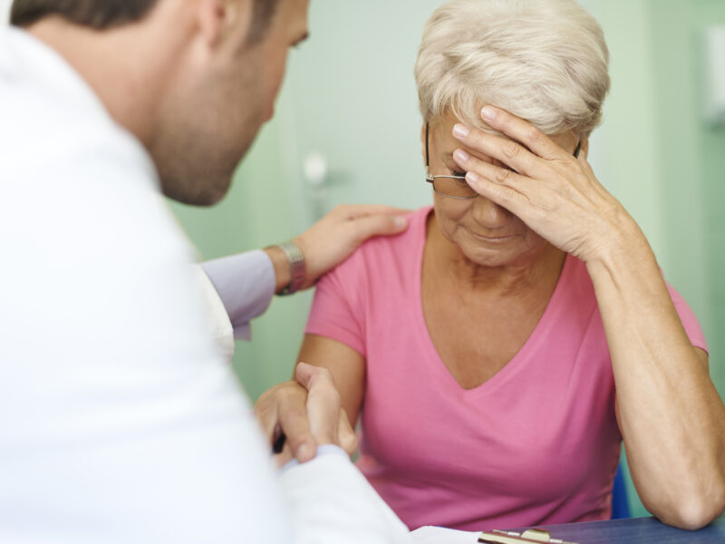 Especialistas hacen llamado a derribar estigmas sobre el Alzheimer