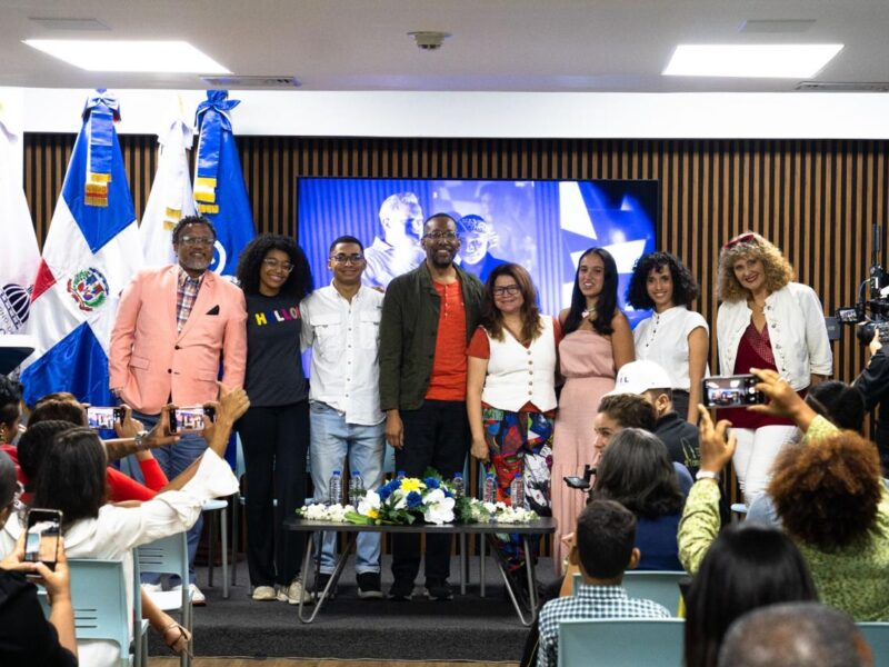 RTVD rompe esquema tradicional y estrena “La Familia Espejo” en streaming antes que en televisión abierta