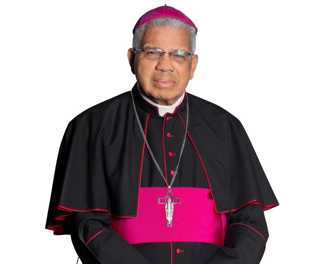 Papa León XIV acepta renuncia de monseñor Francisco Ozoria y le sucede Tomás Morel Diplán