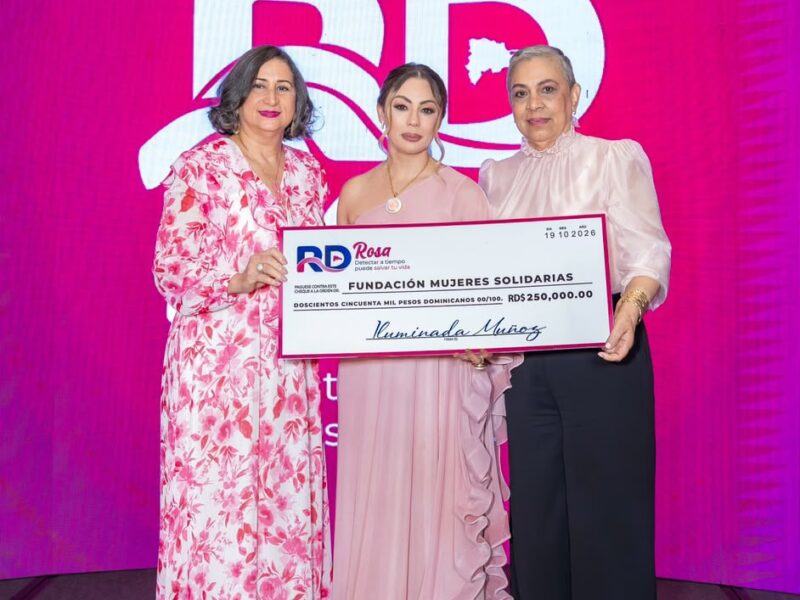 Iluminada Muñoz dona 500 mil pesos a dos fundaciones en apoyo a la lucha contra el cáncer