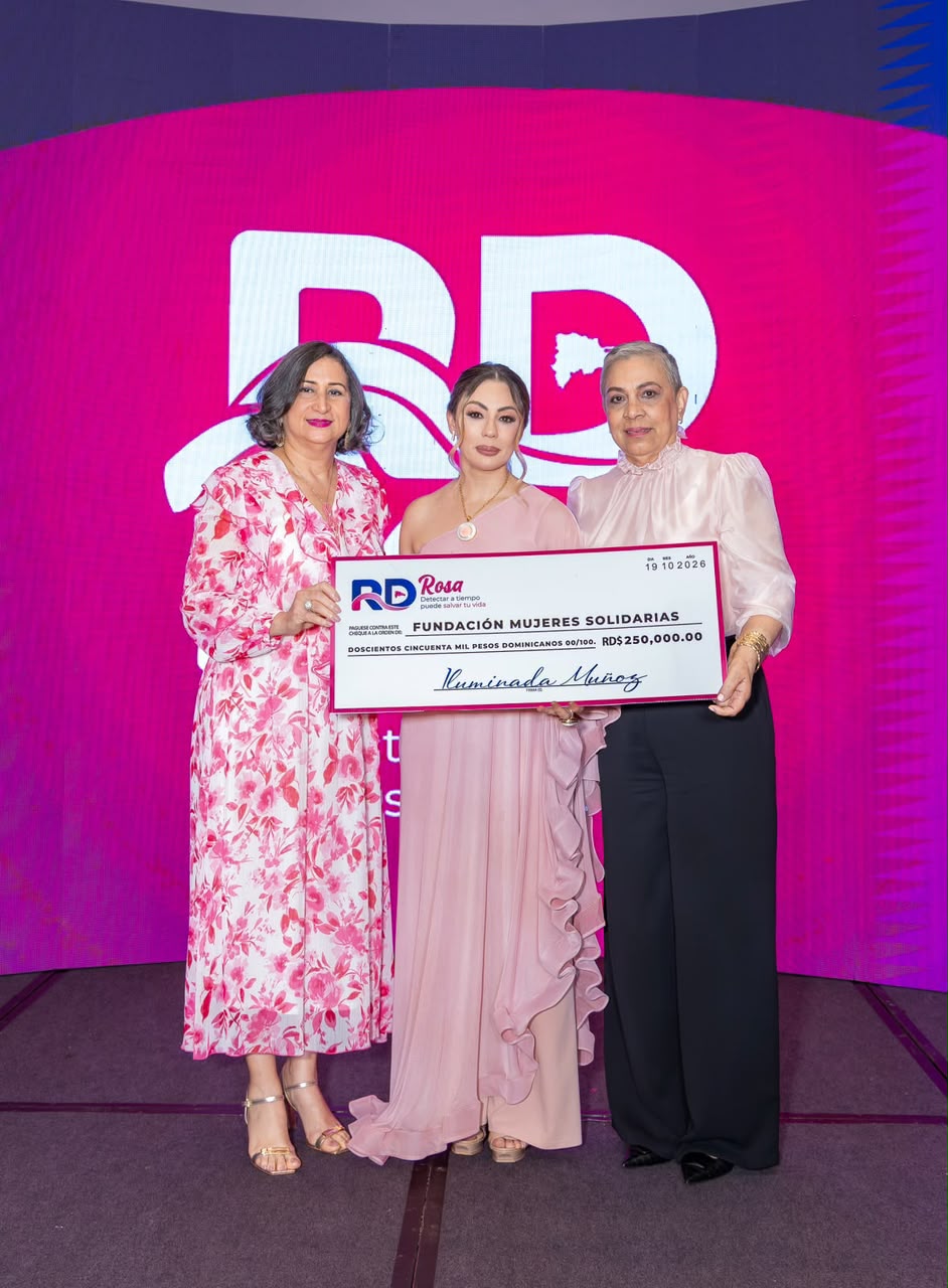Iluminada Muñoz dona 500 mil pesos a dos fundaciones en apoyo a la lucha contra el cáncer